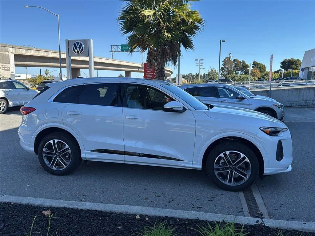 2026 Audi Q5 Premium quattro for sale, exterior, Glacier White Metallic