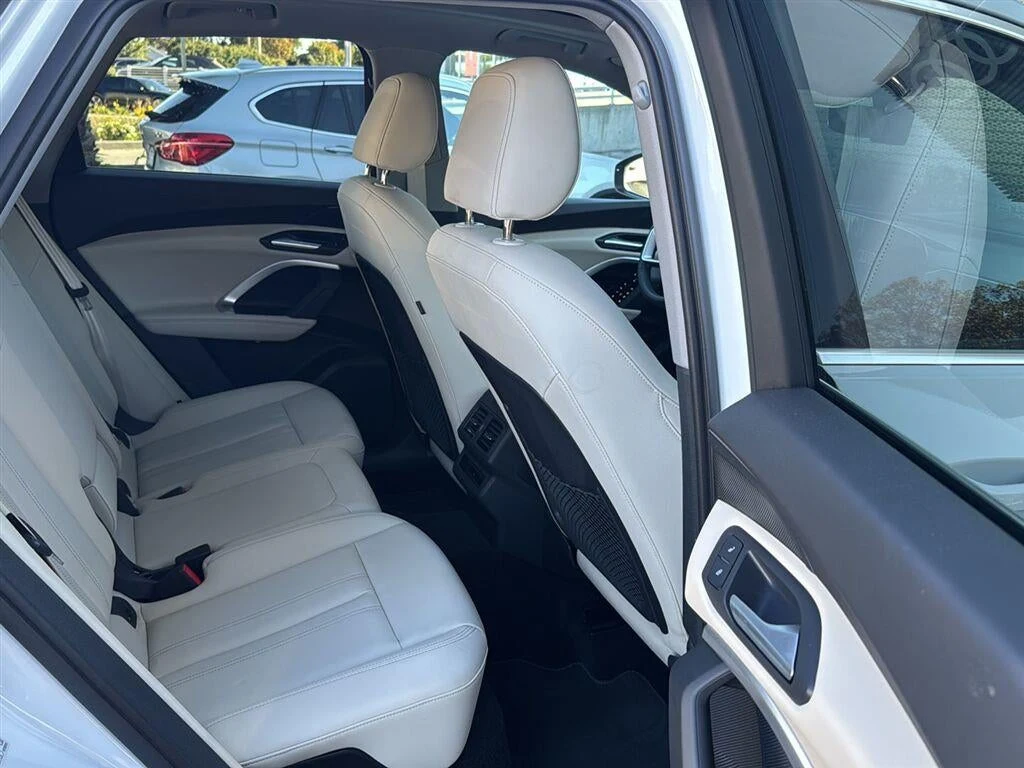 2026 Audi Q5 Premium quattro interior, seats, Pearl Beige leather