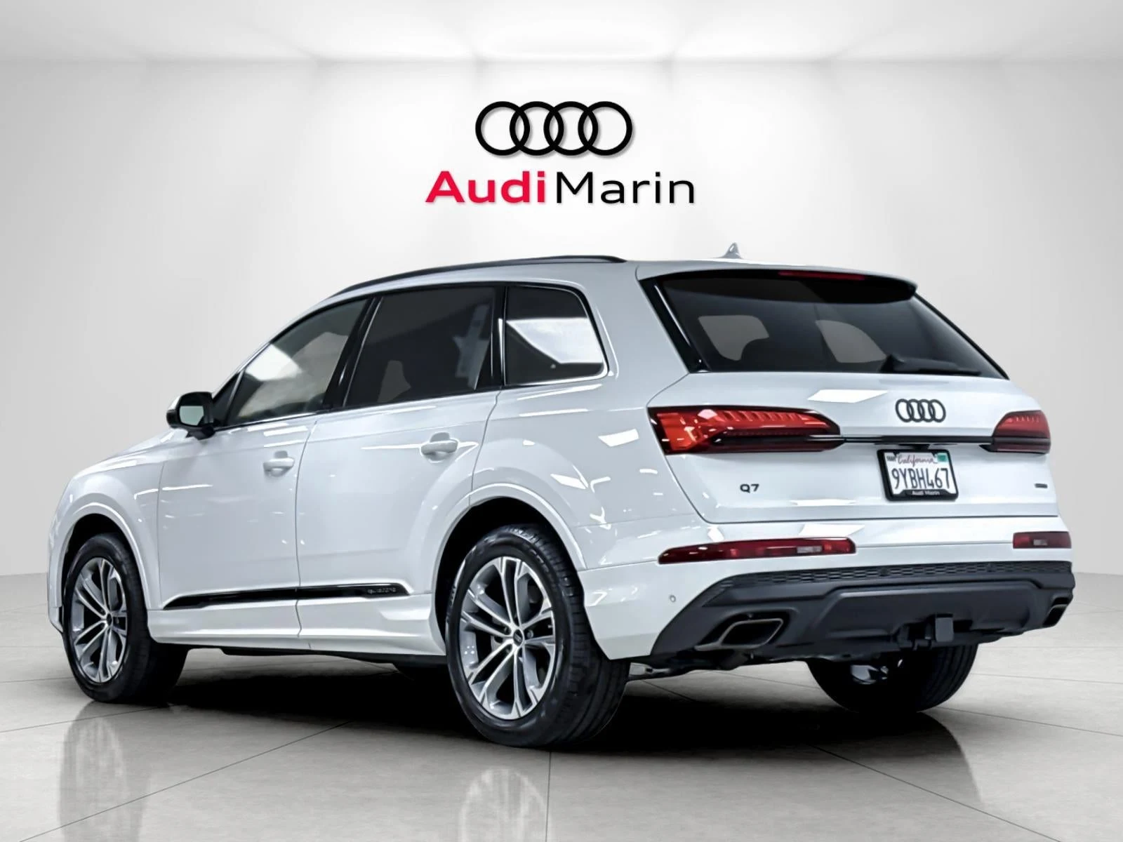 2026 Audi Q7 45 TFSI Premium Plus quattro for sale, exterior, Glacier White Metallic