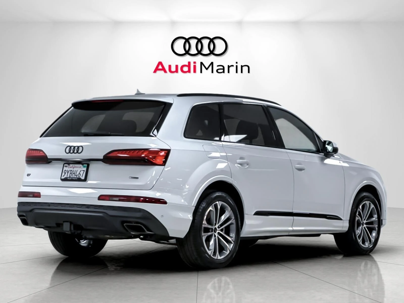 2026 Audi Q7 45 TFSI Premium Plus quattro for sale, exterior, Glacier White Metallic