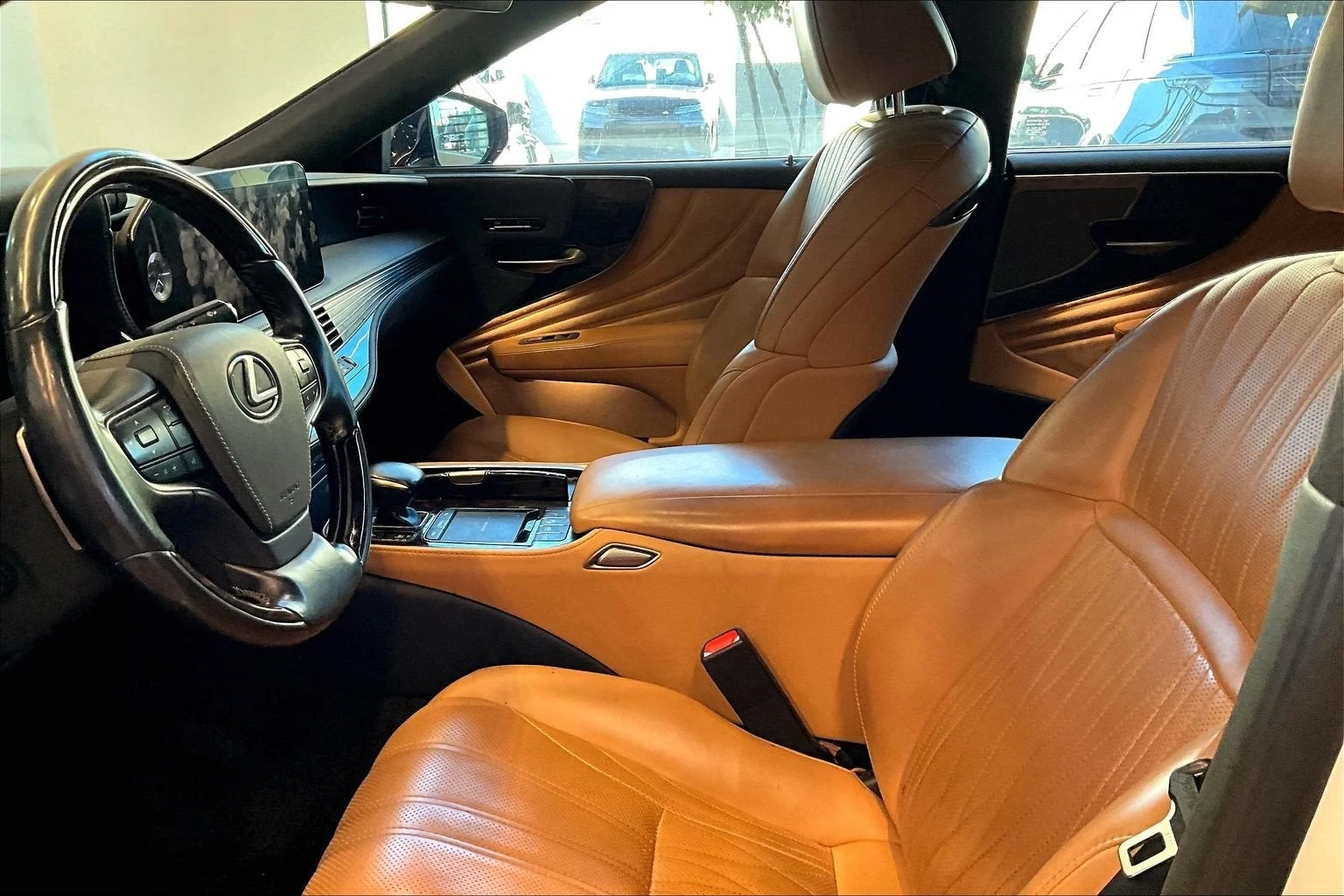 2022 Lexus LS 500 interior, seats, Palomino quilted semi-aniline leather