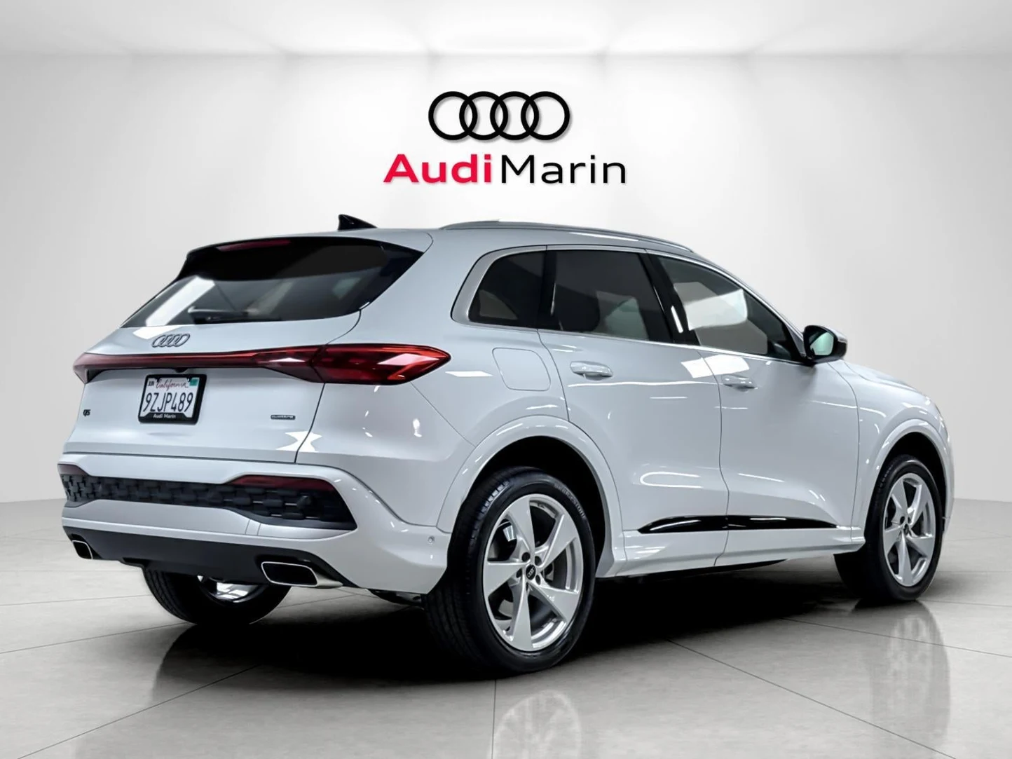 2026 Audi Q5 Premium Plus quattro for sale, exterior, Glacier White Metallic