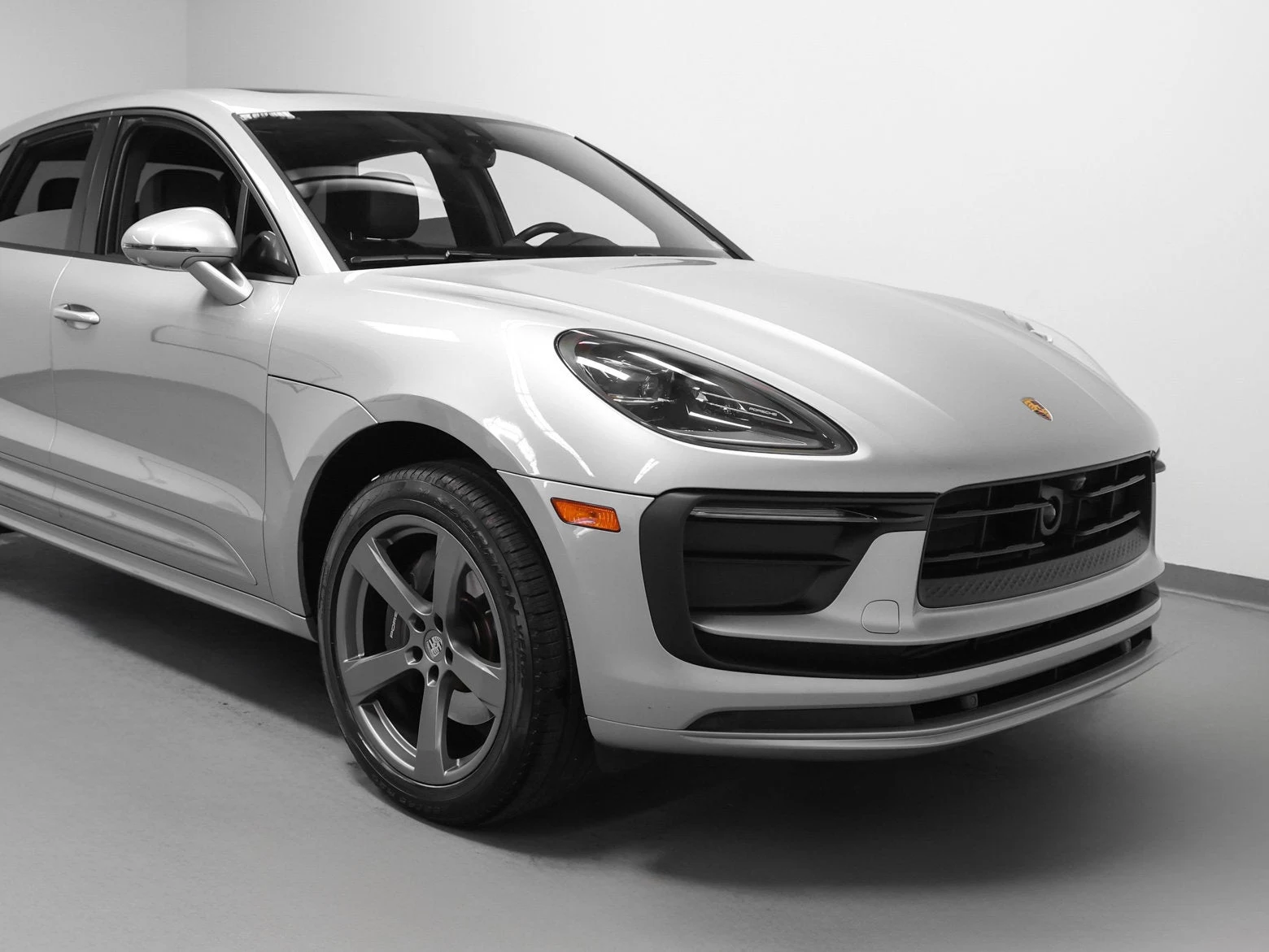2023 Porsche Macan for sale, front three-quarter view, Dolomite Silver Metallic