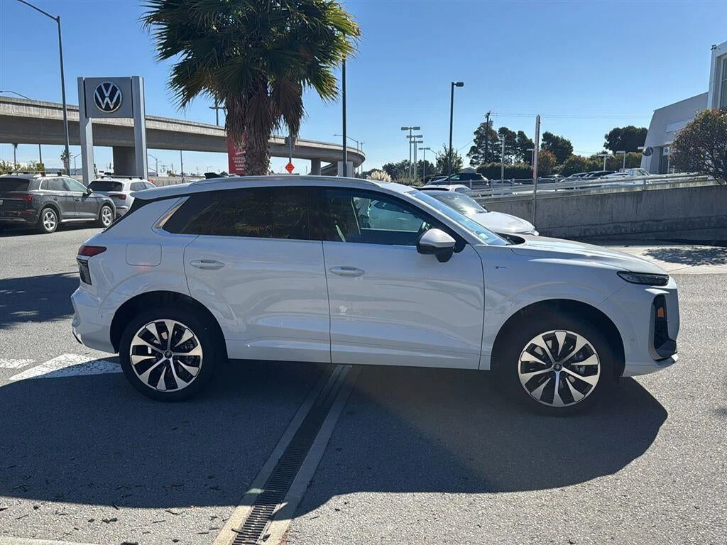 2026 Audi Q3 S line quattro for sale, exterior, Glacier White Metallic
