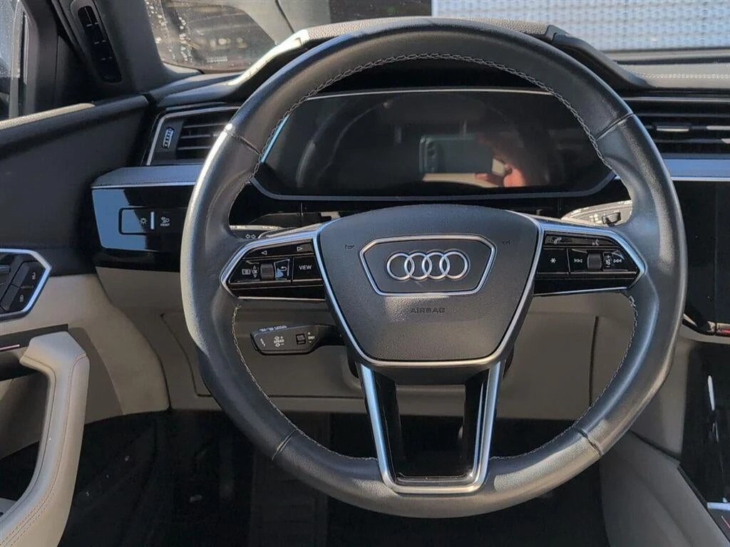 2024 Audi Q8 e-tron Prestige quattro interior, steering wheel