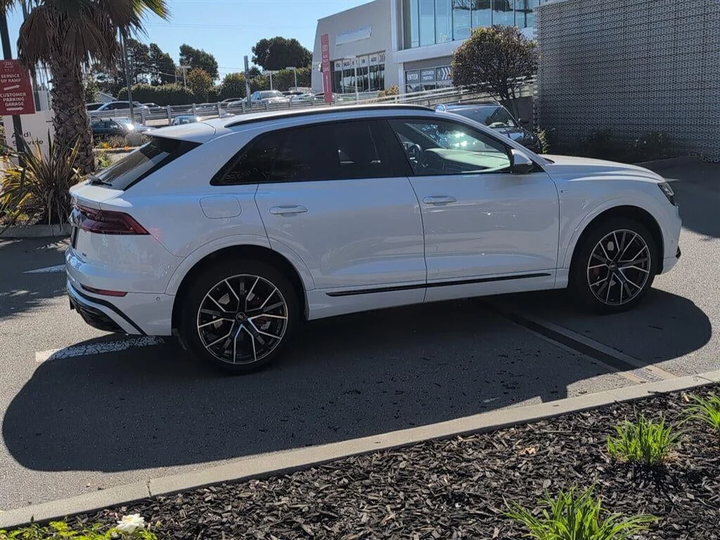 2023 Audi Q8 55 TFSI Premium Plus quattro for sale, exterior, Glacier White Metallic