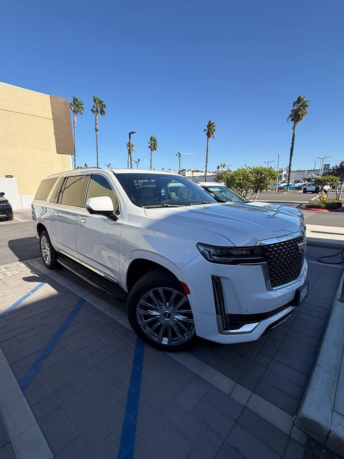 2021 Cadillac Escalade ESV Premium Luxury 4WD for sale, exterior, Crystal White Tricoat