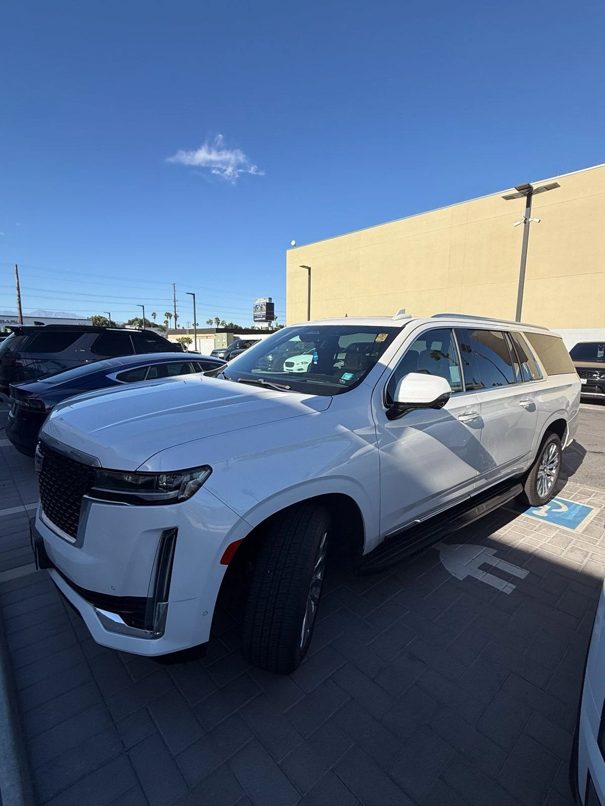 2021 Cadillac Escalade ESV Premium Luxury 4WD for sale, exterior, Crystal White Tricoat