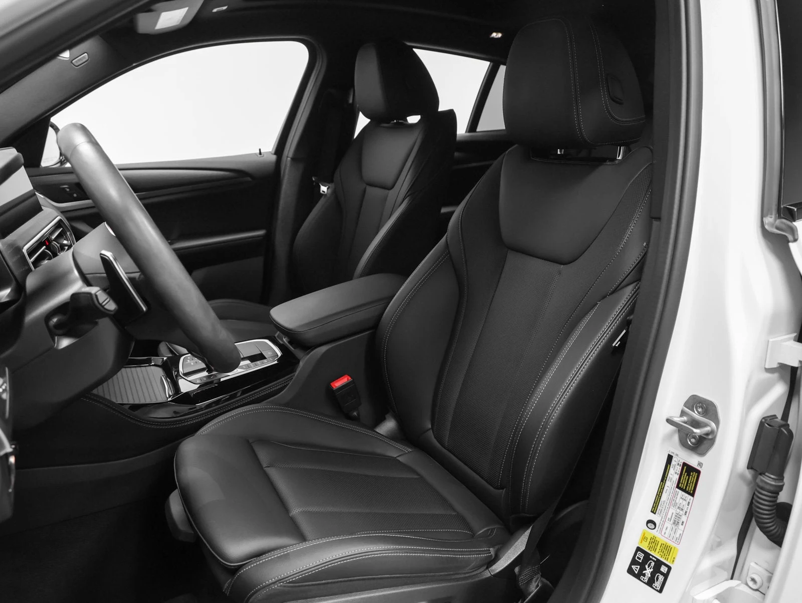 2023 BMW X4 xDrive30i interior, seats, Black perforated SensaTec