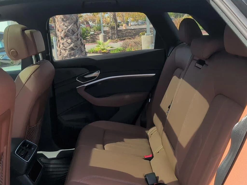 2024 Audi Q8 e-tron Premium Plus quattro interior, seats, Okapi Brown leather