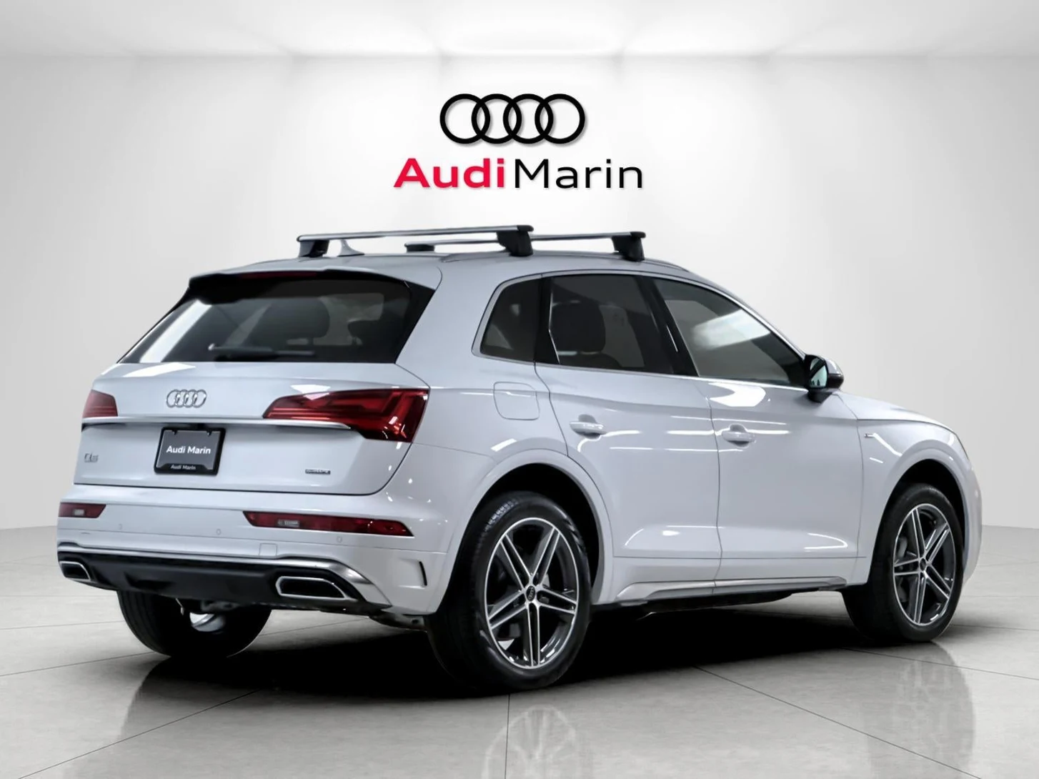 2025 Audi Q5 S line 55 TFSI e Premium quattro for sale, exterior, Glacier White Metallic