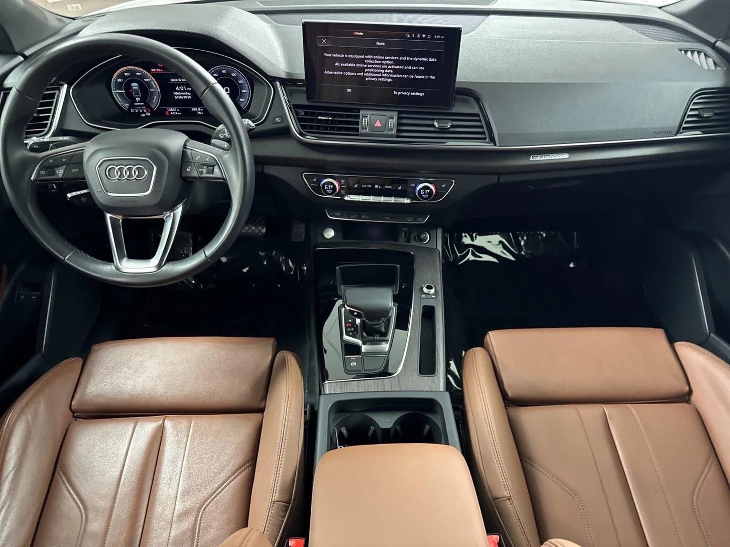 2025 Audi Q5 S line 55 TFSI e Premium quattro interior