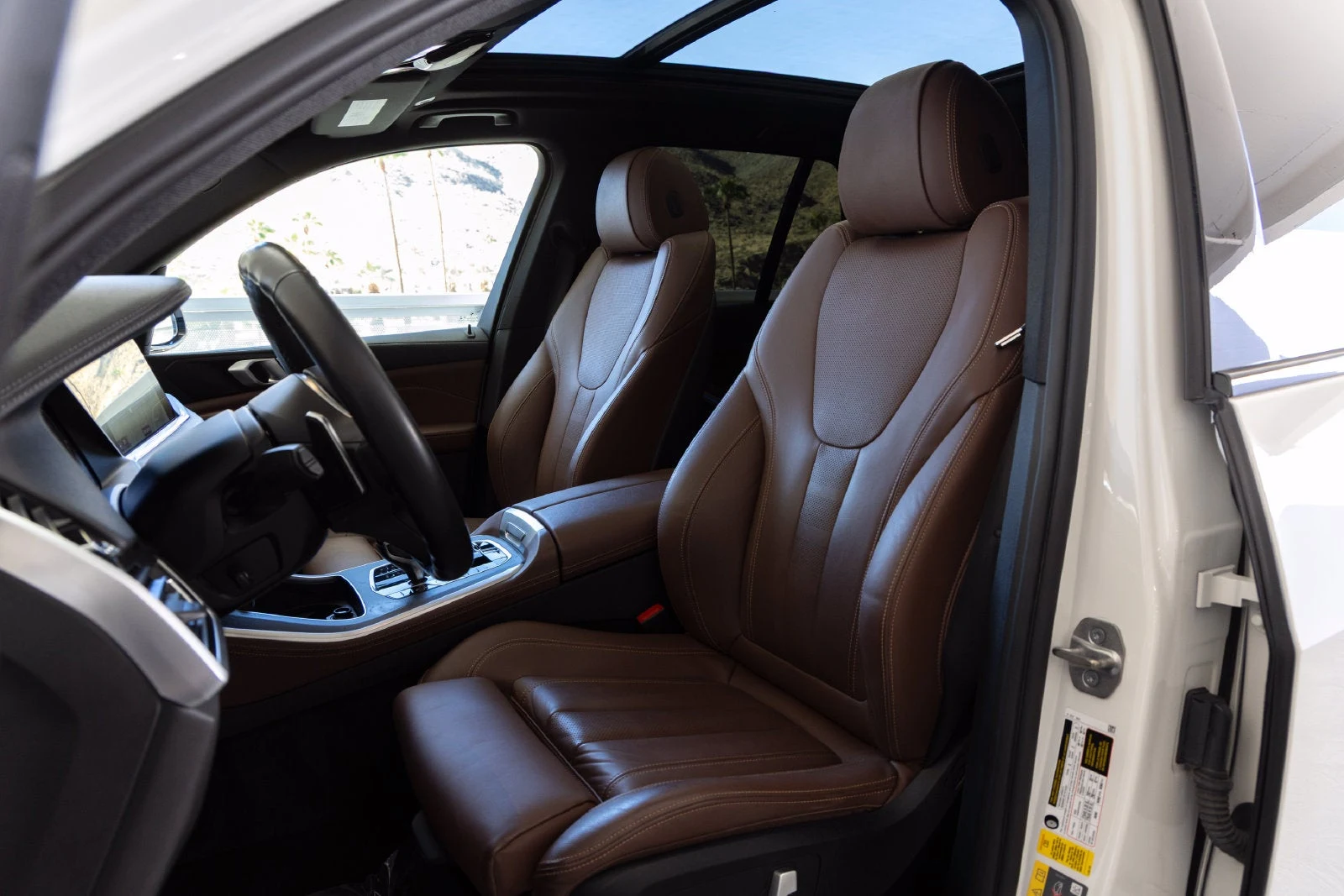 2022 BMW X5 xDrive45e interior, seats, Coffee leather