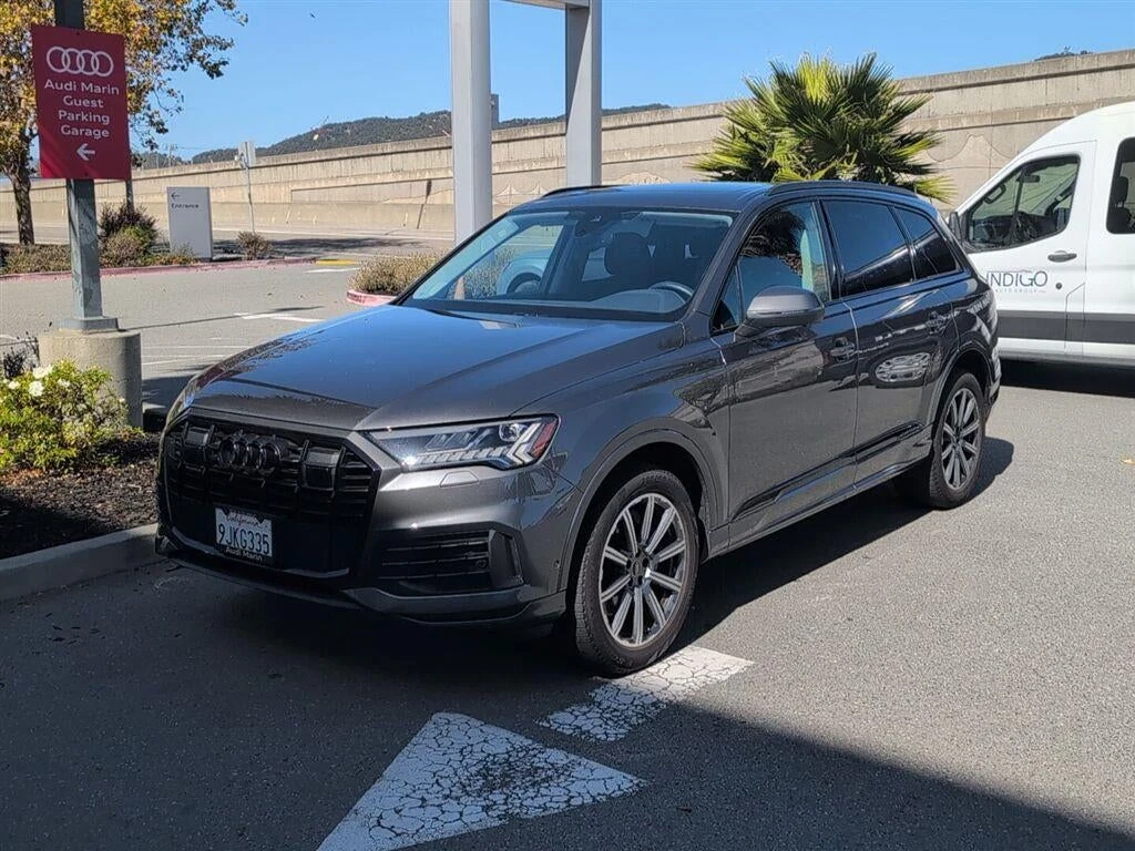 2023 Audi Q7 45 TFSI Premium Plus quattro for sale, front three-quarter view, Samurai Gray Metallic