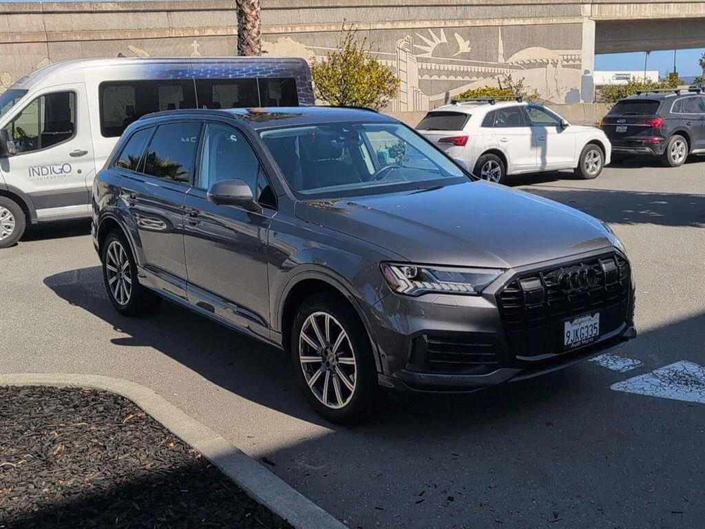 2023 Audi Q7 45 TFSI Premium Plus quattro for sale, front three-quarter view, Samurai Gray Metallic