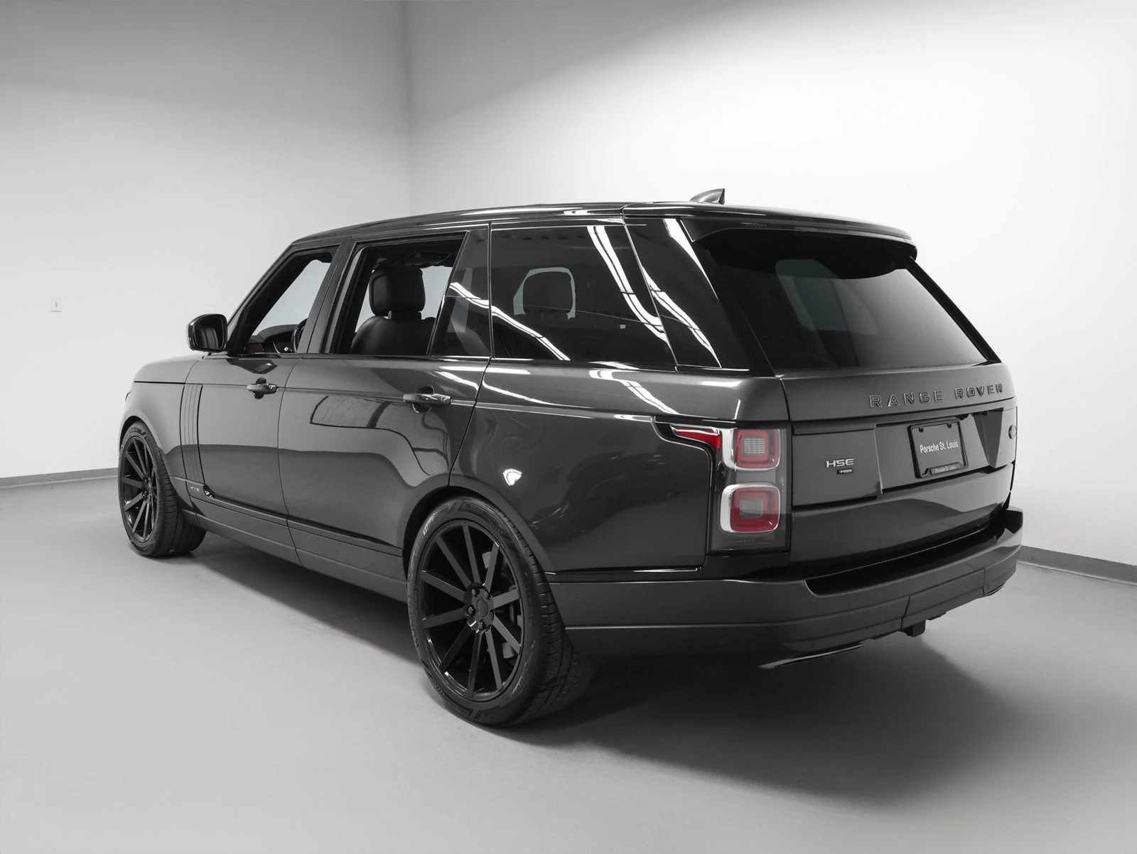 2020 Land Rover Range Rover Supercharged LWB, rear three-quarter view, Carpathian Gray Premium Metallic