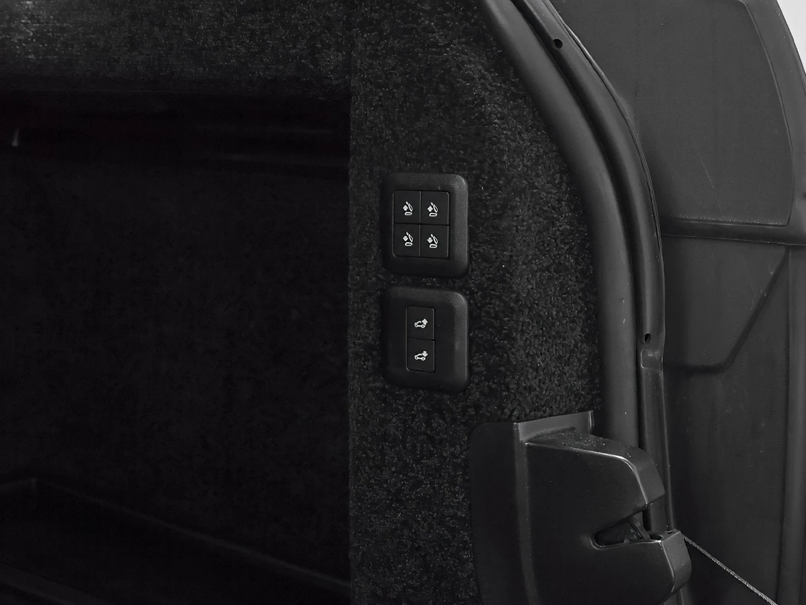 2020 Land Rover Range Rover Supercharged LWB interior, door panel, Ebony perforated Windsor leather