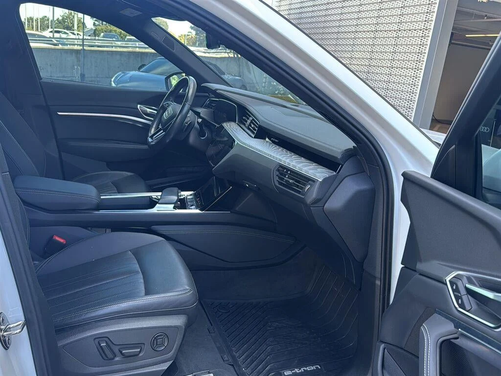 2024 Audi Q8 Sportback e-tron S line Premium Plus quattro interior, Black leather
