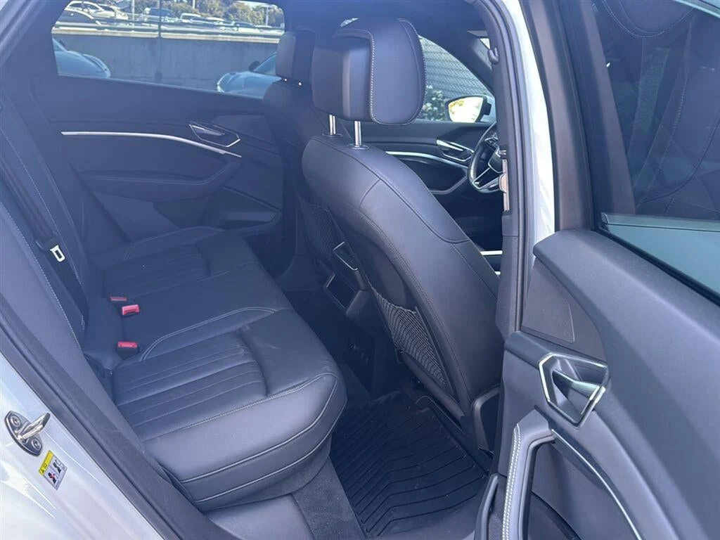 2024 Audi Q8 Sportback e-tron S line Premium Plus quattro interior, seats, Black leather