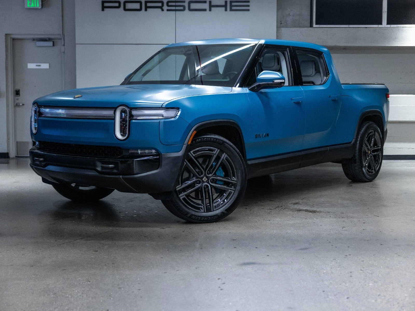 2026 Rivian R1T Quad Max, exterior view