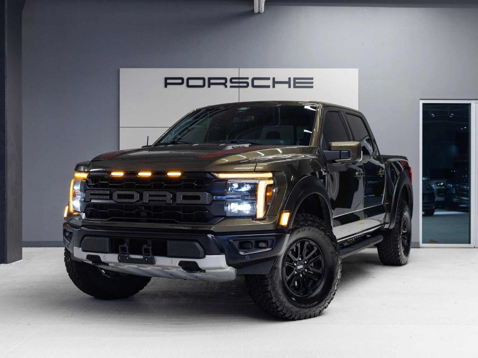 2025 Ford F-150 Raptor, exterior view