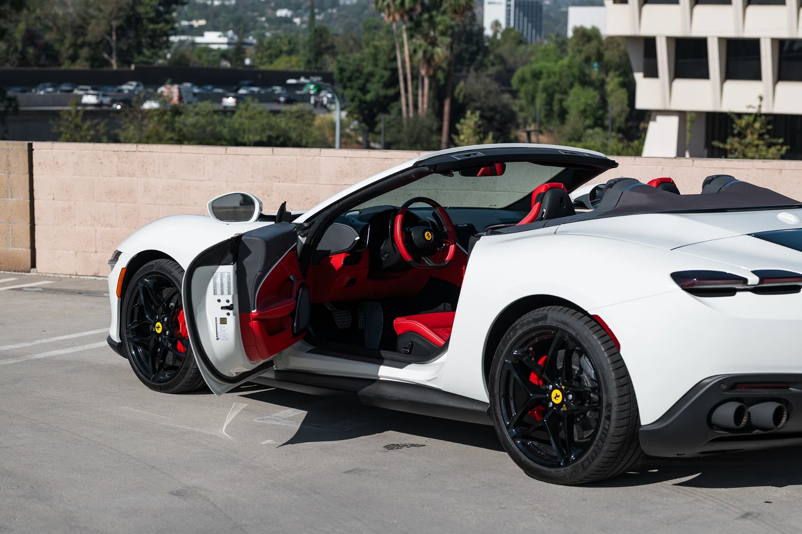 2025 Ferrari Roma Spider, 12/30