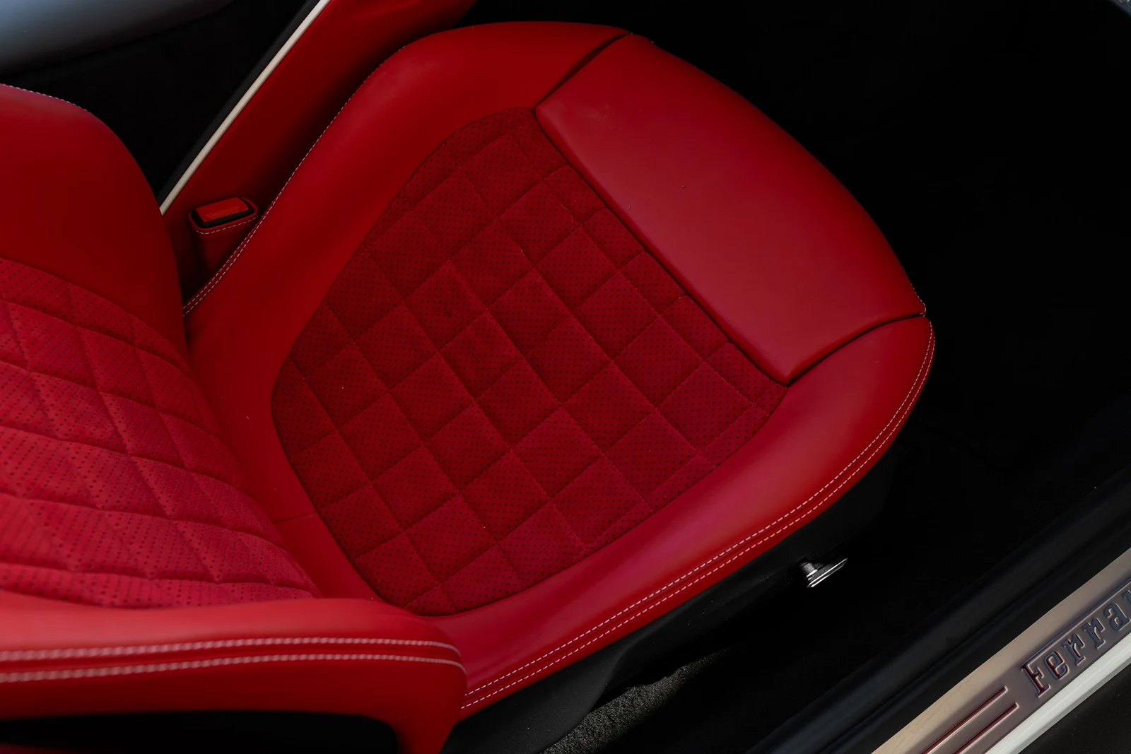 2025 Ferrari Roma Spider, 25/30
