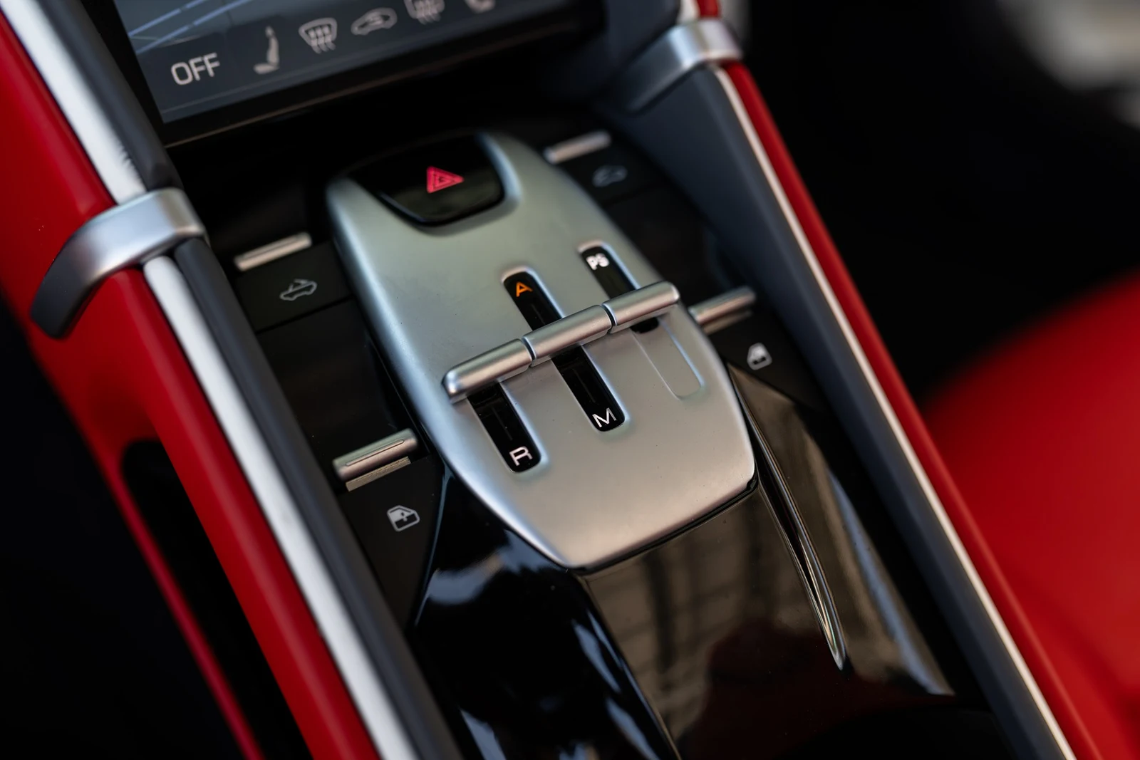 2025 Ferrari Roma Spider, 28/30