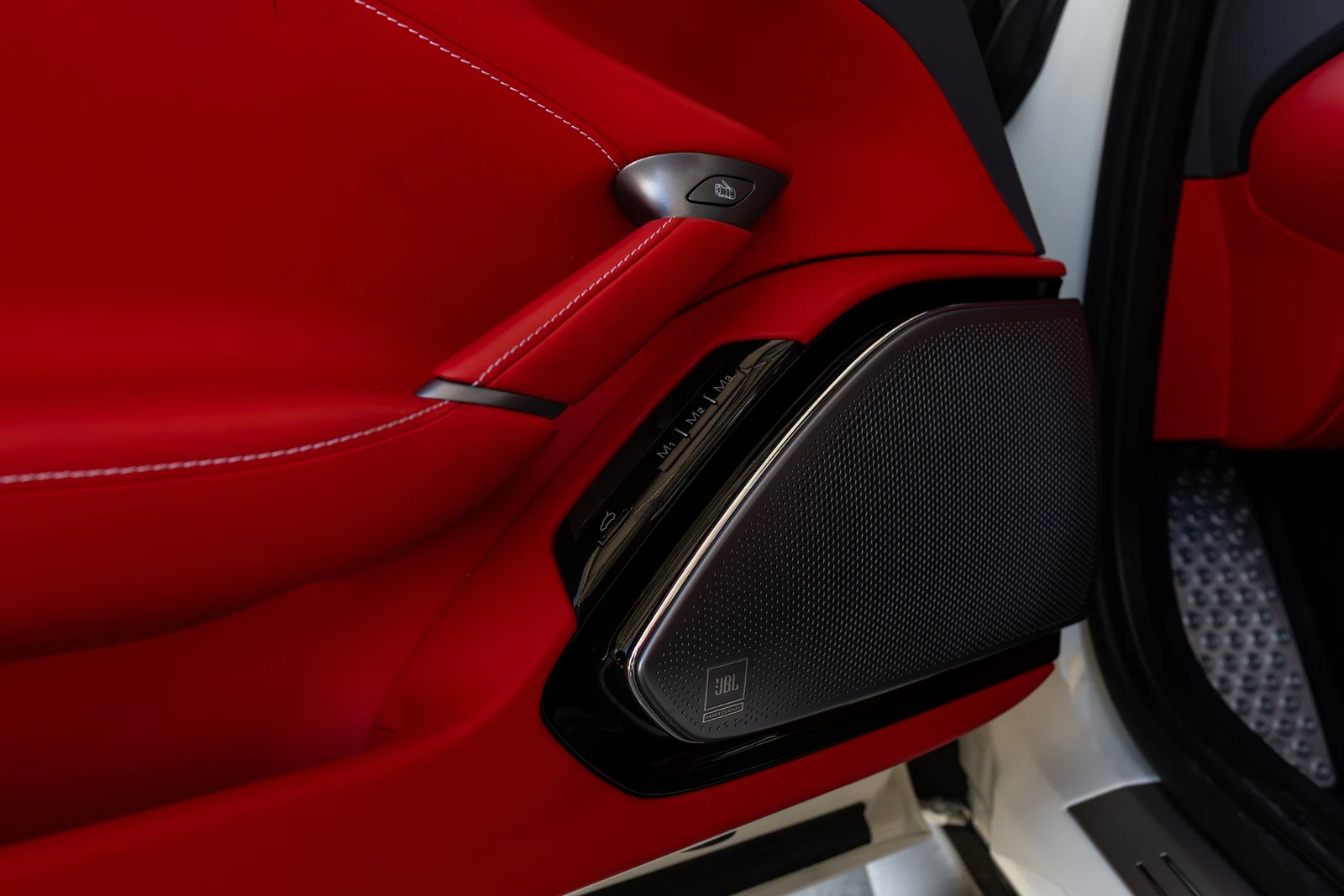 2025 Ferrari Roma Spider, 30/30