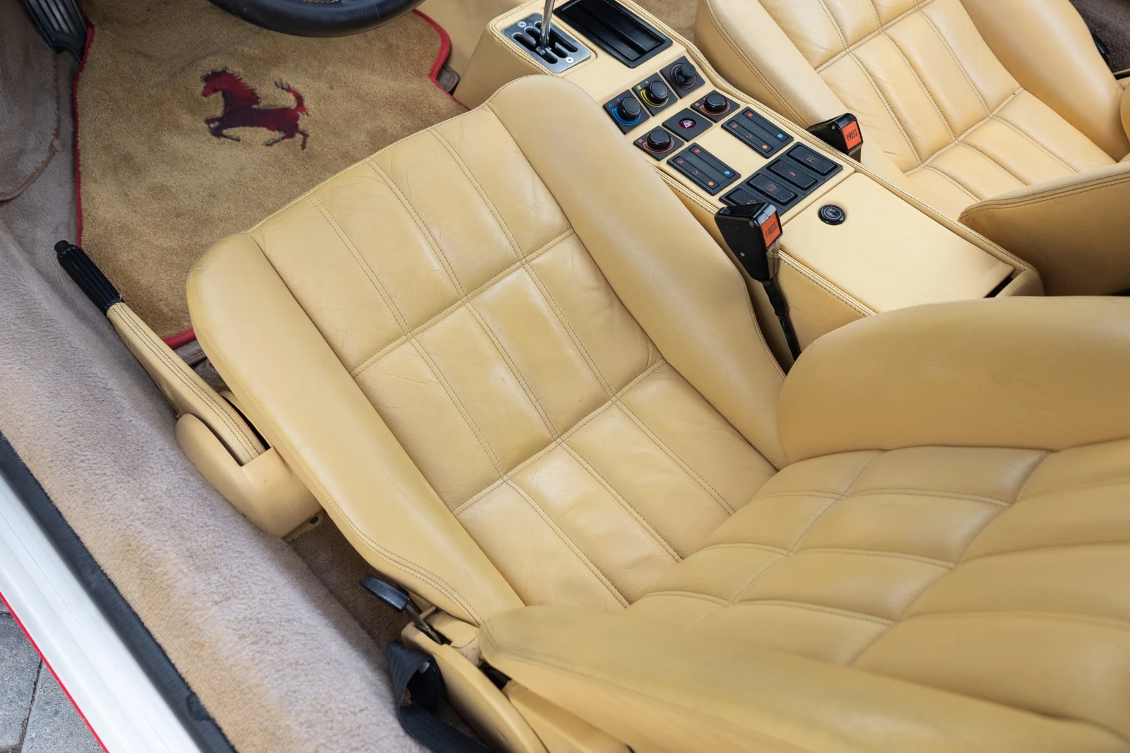 1987 Ferrari 328 GTS, 26/30