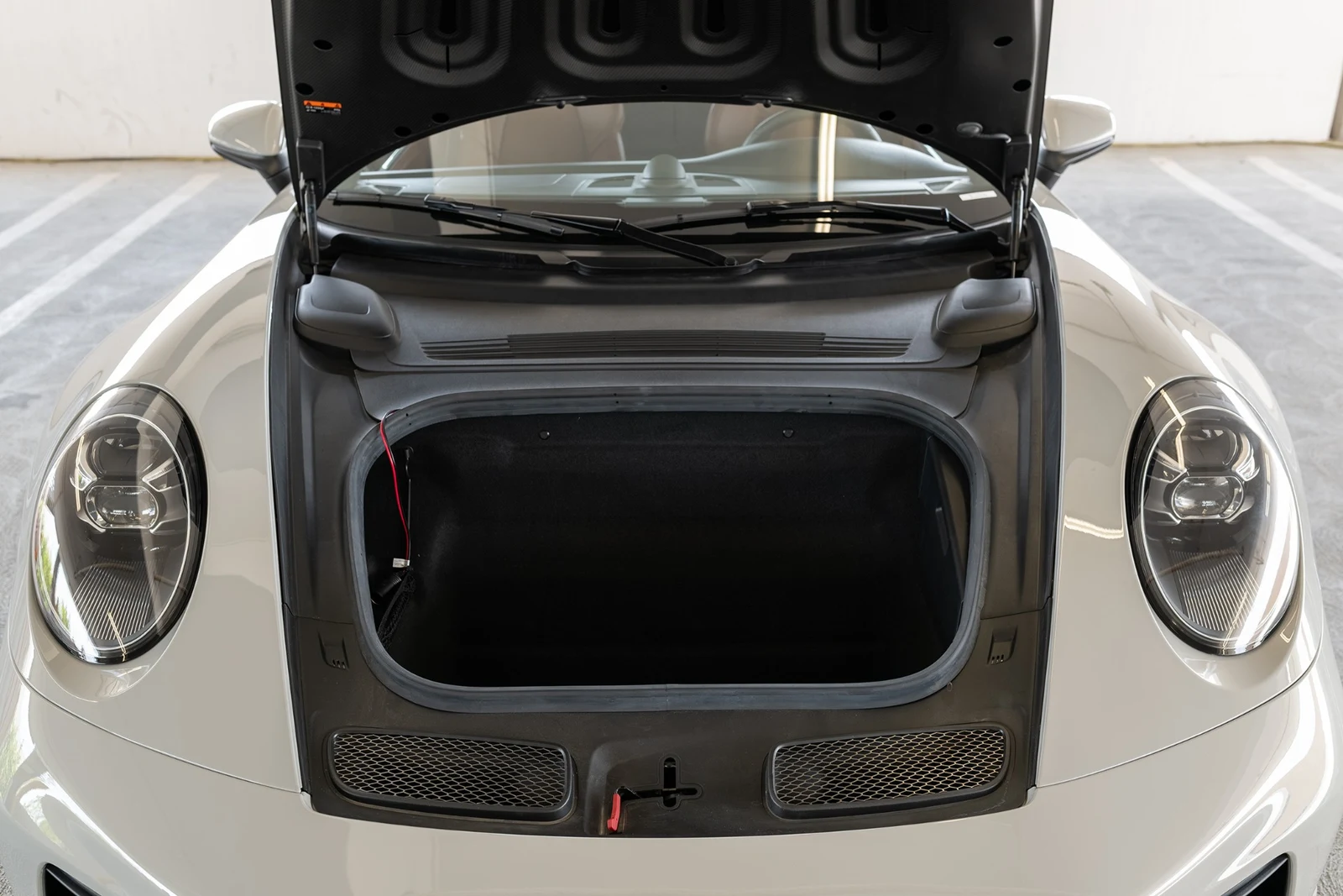 2022 Porsche 911 (992.1) GT3 Touring, 28/30