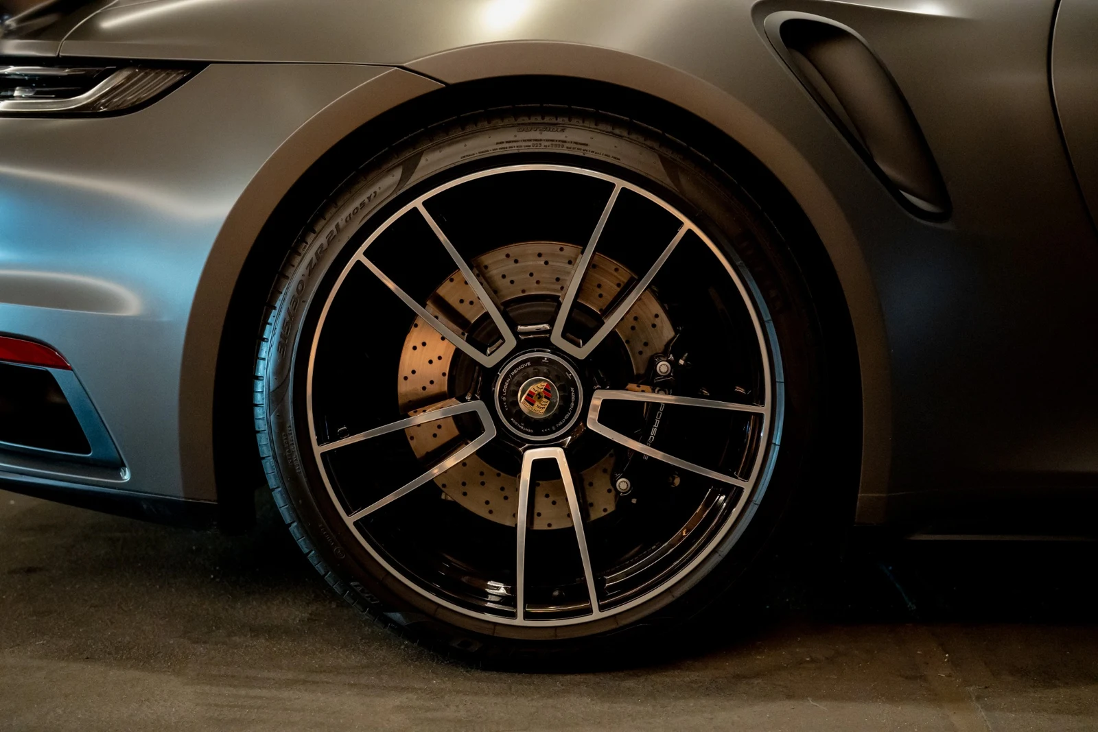 2023 Porsche 911 (992.1) Turbo S, 3/30