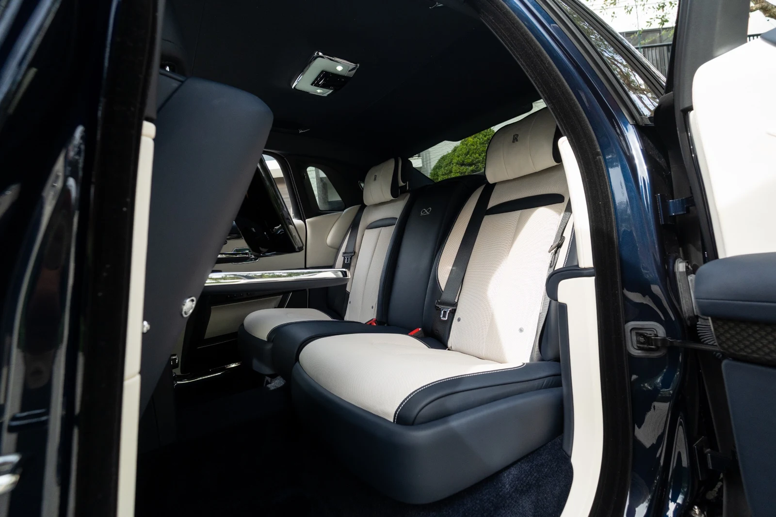 2023 Rolls-Royce Ghost II Black Badge, 3/30