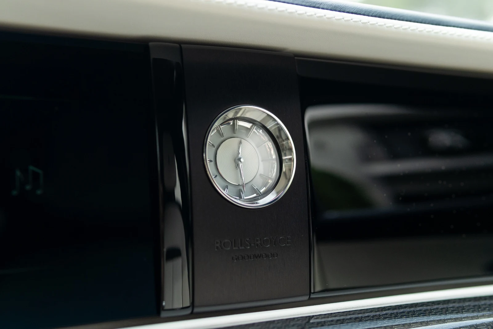 2023 Rolls-Royce Ghost II Black Badge, 14/30