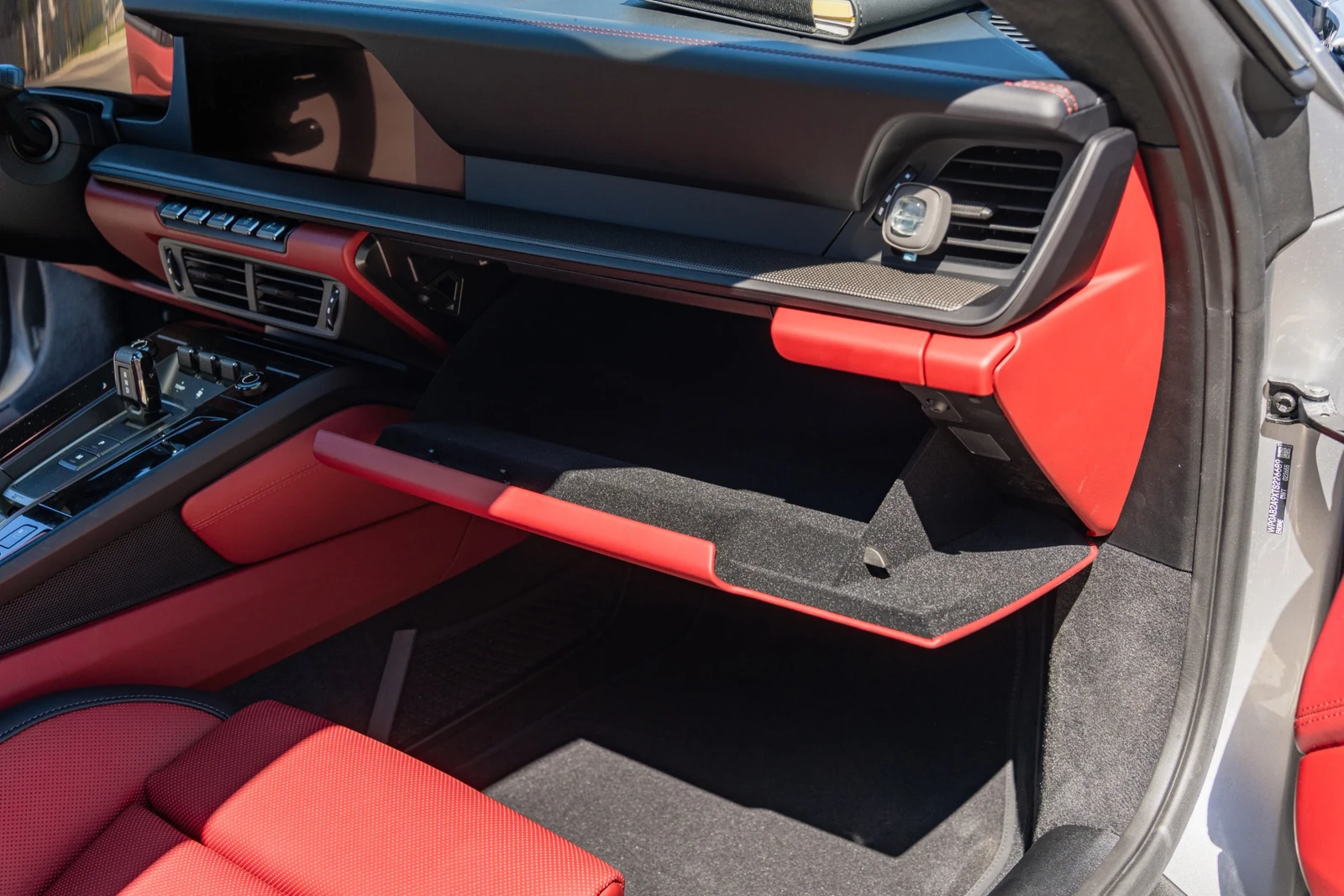 2026 Porsche 911 (992.2) Carrera 4 GTS, 27/30