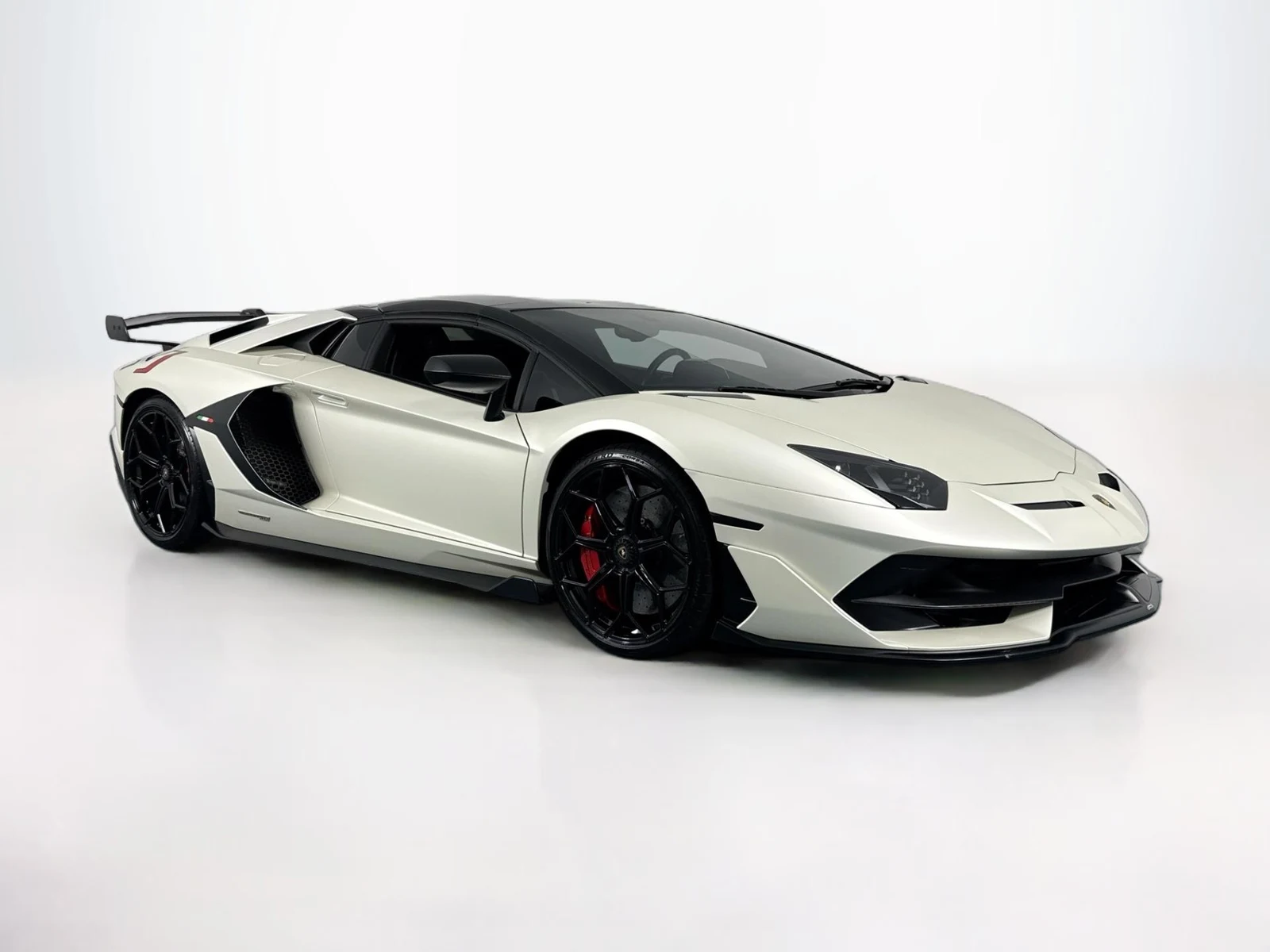 2020 Lamborghini Aventador SVJ Roadster, 4/30