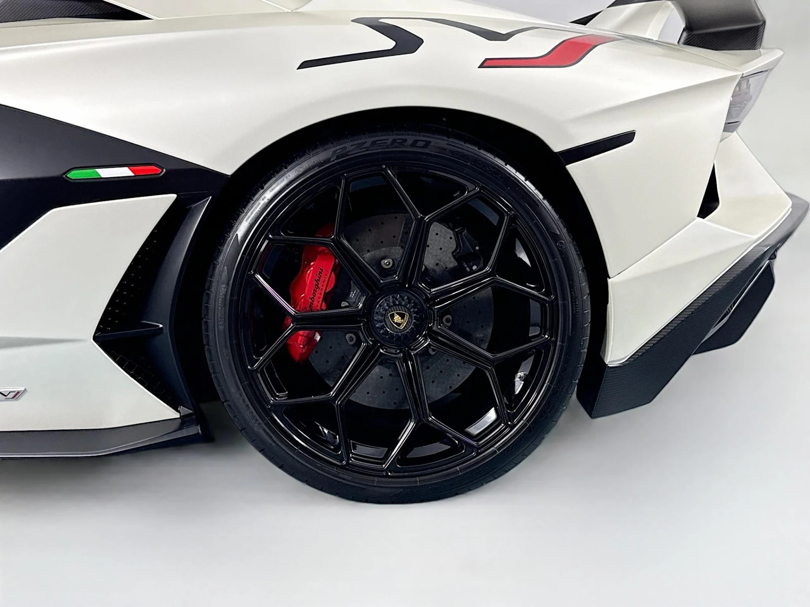 2020 Lamborghini Aventador SVJ Roadster, 12/30