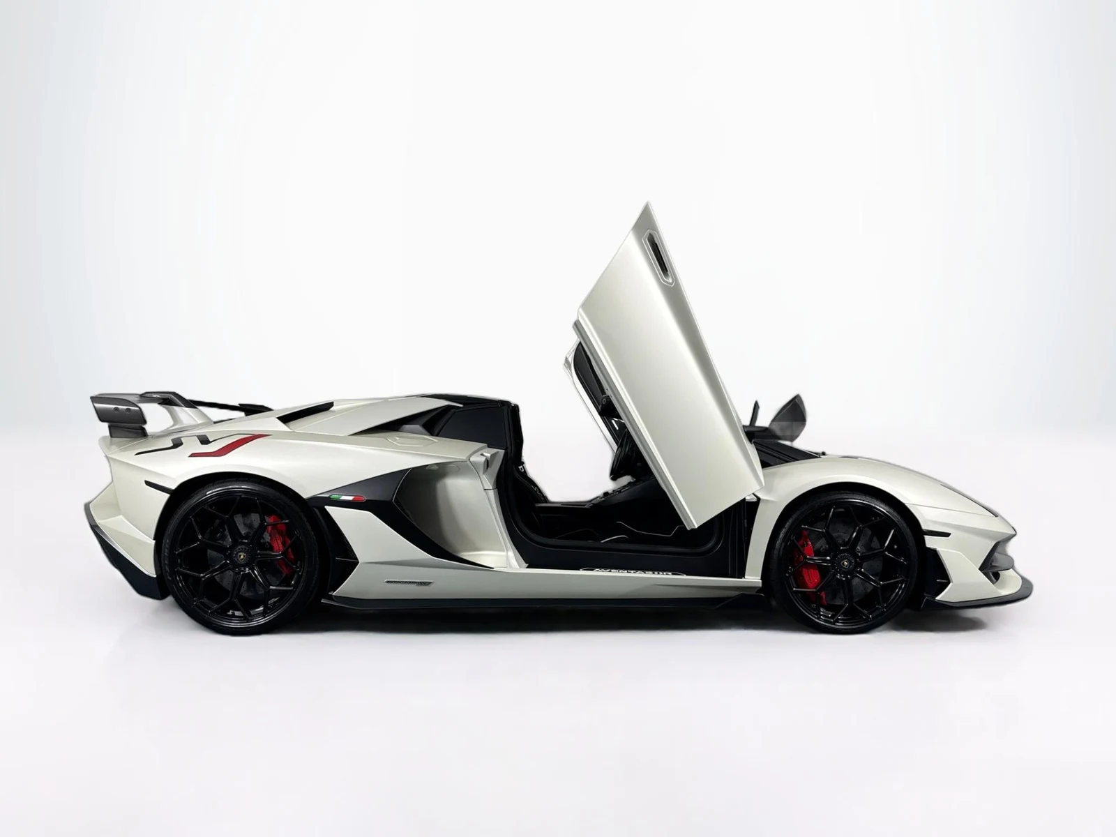 2020 Lamborghini Aventador SVJ Roadster, 26/30