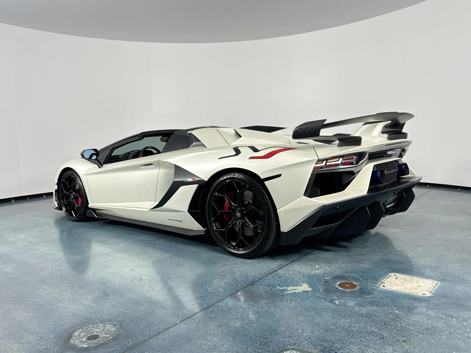 2020 Lamborghini Aventador SVJ Roadster, 28/30