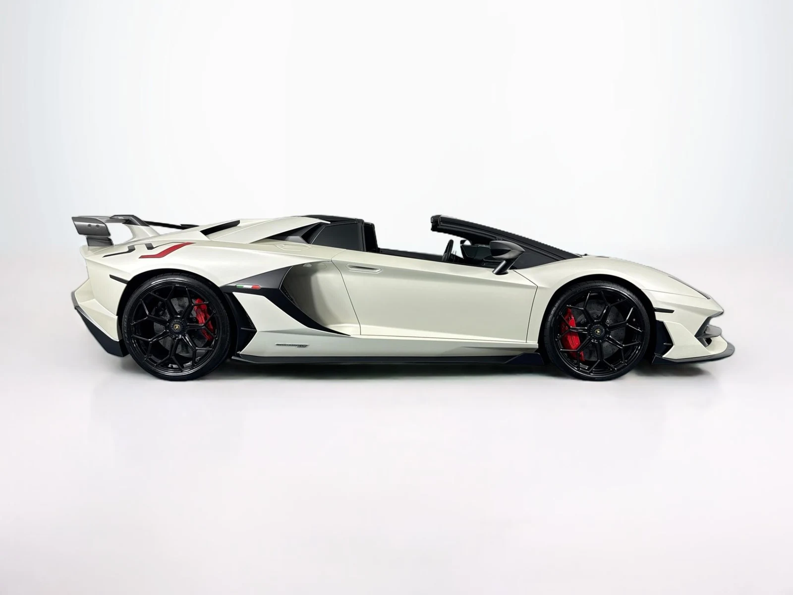 2020 Lamborghini Aventador SVJ Roadster, 29/30