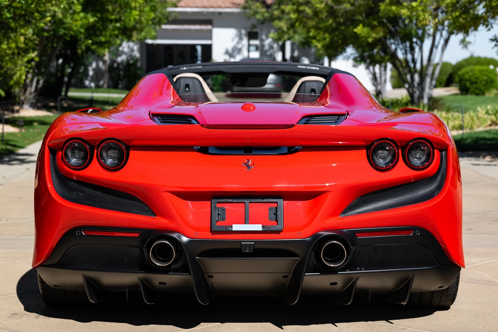 2022 Ferrari F8 Spider, 4/30