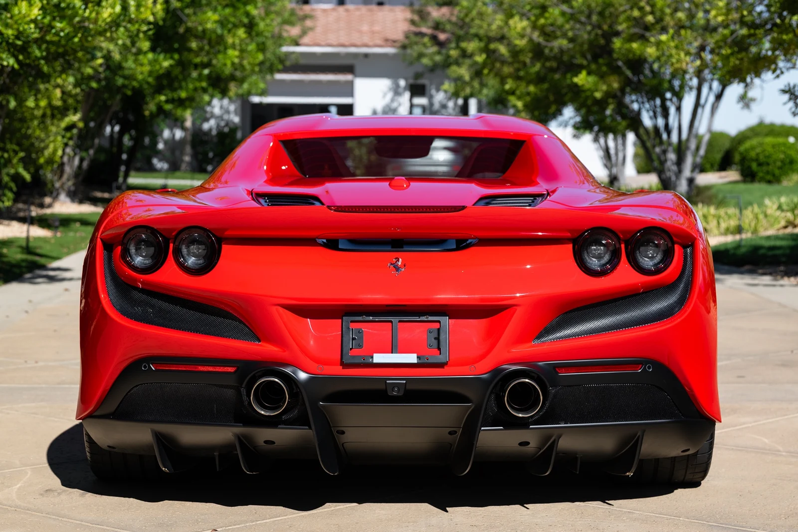 2022 Ferrari F8 Spider, 7/30