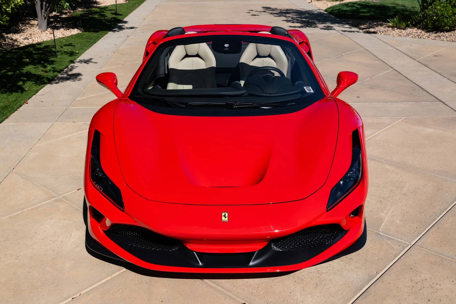 2022 Ferrari F8 Spider, 8/30