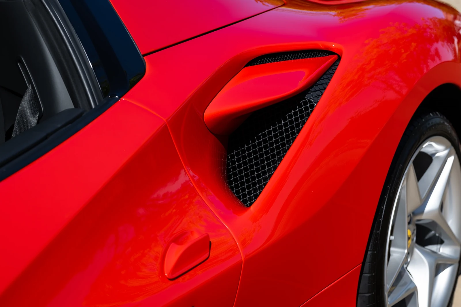 2022 Ferrari F8 Spider, 19/30