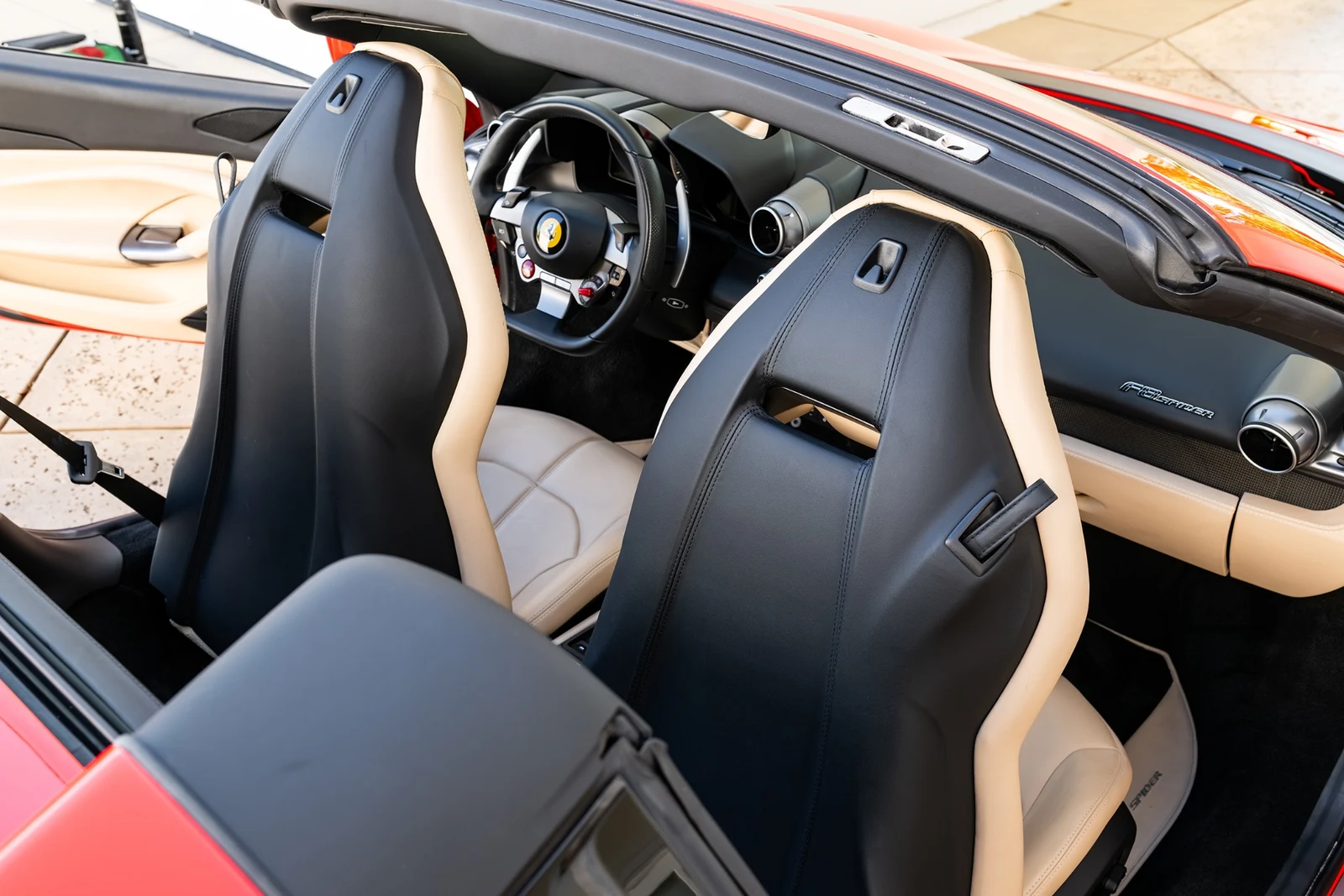 2022 Ferrari F8 Spider, 25/30