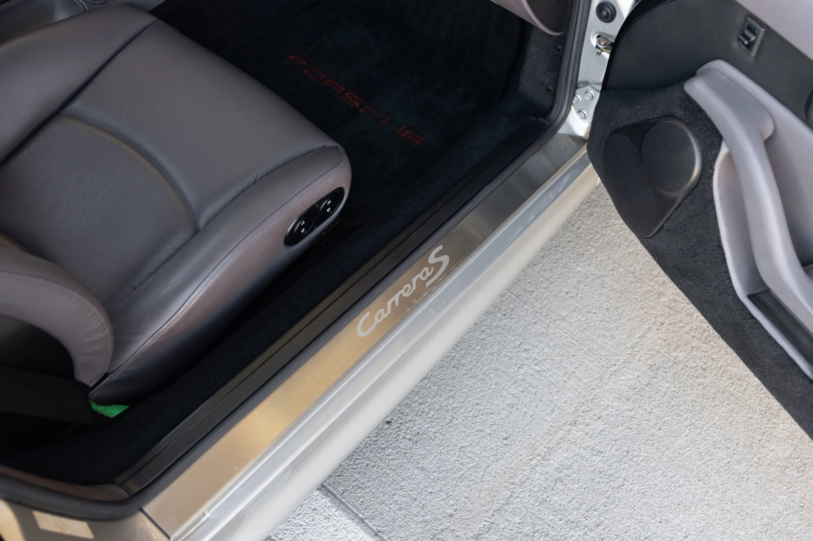 1998 Porsche 911 (993) Carrera S, 22/30