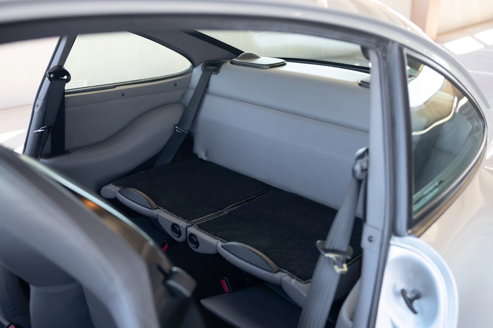 1998 Porsche 911 (993) Carrera S, 28/30