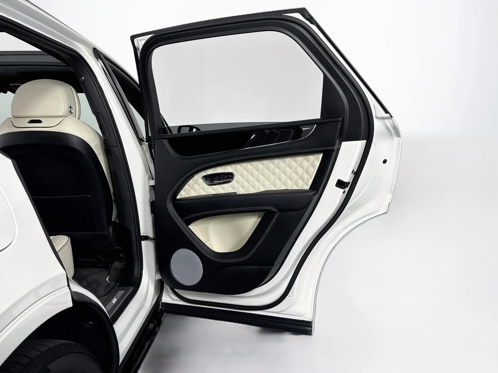 2023 Bentley Bentayga S V8, 28/30