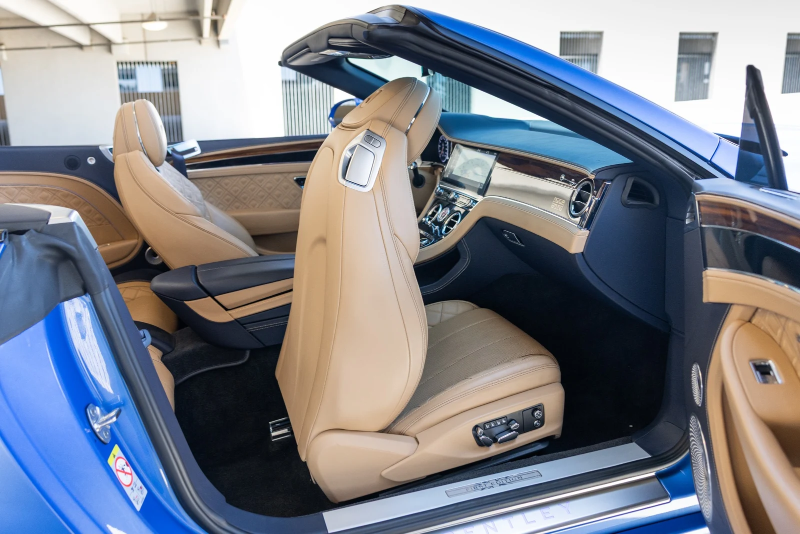 2020 Bentley Continental GTC V8, 26/30