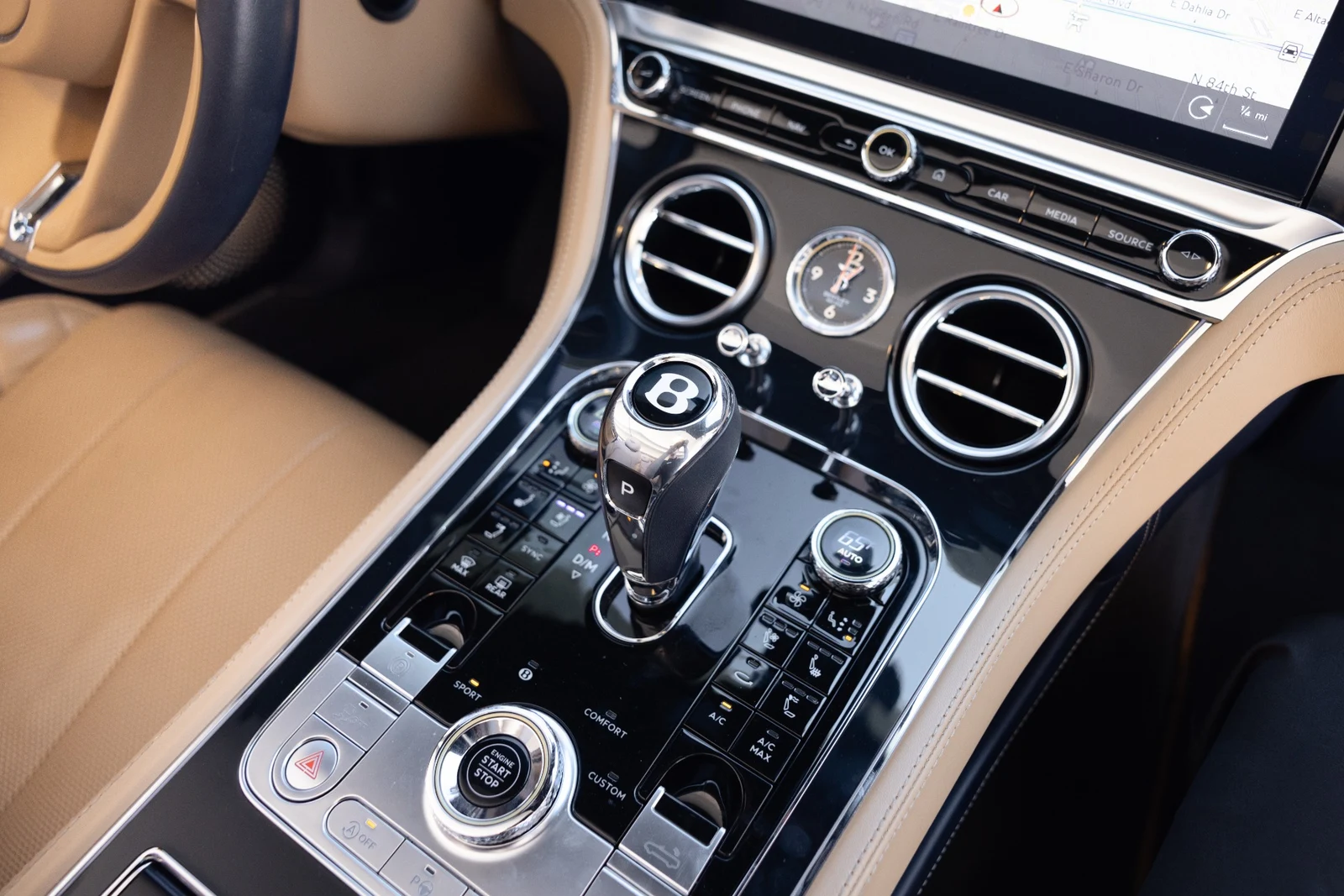 2020 Bentley Continental GTC V8, 29/30
